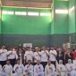 Wakil Bupati Sumenep, Imam Hasim, saat foto bersama panitia pencak silat kejuaraan Bupati Sumenep Cup 4 (Izza - garudajatim.com) 