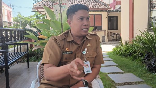 Kepala Dinas Ketenagakerjaan (Disnaker) Kabupaten Sumenep, Heru Susanto ketika menjelaskan tentang Perbub penyandang disabilitas (Za - garudajatim.com) 