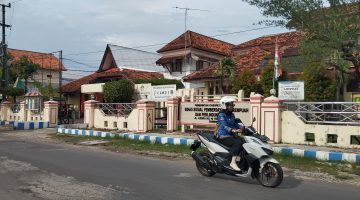 Aktivitas Kantor Dinas Sosial Kabupaten Sumenep (Za - garudajatim.com) 