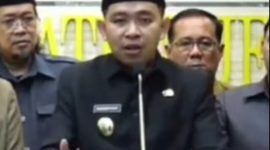 Bupati Jember, Muhammad Fawait saat menyampaikan tentang pembelajaran daring dan pelayanan pejabat terhadap masyarakat (Istimewa - garudajatim.com) 