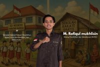 Divisi Pendidikan dan kebudayaan BEM Sumenep, M. Rofiqul mukhlisin saat menyatakan sikap terhadap sekolah rakyat (Za - garudajatim.com) 