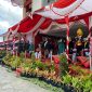Bupati Sumenep, Ahmad Fauzi Wongsojudo, beri hormat kepada bendera merah putih saat upacara HUT ke-80 RI (Za - garudajatim.com) 