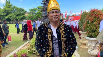 Kepala Disbudporapar Sumenep, Mohammad  Iksan, usai mengikuti upacara pengebaran bendera merah putih HUT ke-80 RI di halaman Pemkab Sumenep (Za - garudajatim.com) 