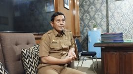 Kepala Dinsos P3A Sumenep, Mustangin, saat menjelaskan tentang peruntukan DBHCHT Rp 4,8 Miliar (Za - garudajatim.com) 
