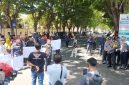 Aliansi Masyarakat Peduli Madura (AMPM) saat melakukan aksi demontrasi di Polisi Resor Sumenep (Polres Sumenep) (Za - garudajatim.com) 