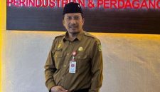Kepala Dinas Koperasi UKM dan Perindustrian Perdagangan (Diskop UKM dan Perindag) Sumenep, Moh. Ramli, saat ditemui di kantornya (Istimewa - garudajatim.com)