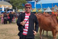 Direktur Utama BPRS Bhakti Sumekar, Hairil Fajar, saat menyatakan dukungan terhadap KDMP dengan memakai baju sakera (Za/Di) 