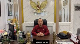 Kepala Bappeda Sumenep, Dr. Ir. Arif Firmanto, S.TP., M.Si., IPU., saat ditemukan di ruang kerjaanya (Istimewa - garudajatim.com) 