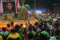 Forum Komunikasi Jember Online Bersatu (FKJOB) saat melakukan demontrasi di Jember (Za - garudajatim.com) 