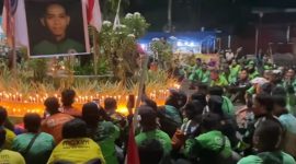 Forum Komunikasi Jember Online Bersatu (FKJOB) saat melakukan demontrasi di Jember (Za - garudajatim.com) 