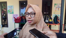 Kepala Dinkes P2KB Sumenep, drg. Ellya Fardasah, saat diwawancarai terkait kasus campak (Za - garudajatim.com) 