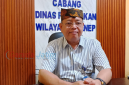 Kepala Cabdin Sumenep, Budi Sulistyo, saat diwawancarai di kantornya (Za - garudajatim.com) 