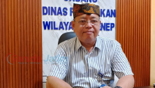 Kepala Cabdin Sumenep, Budi Sulistyo, saat diwawancarai di kantornya (Za - garudajatim.com) 