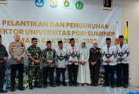 Wabup Sumenep, Imam Hasyim, (empat kiri) saat menghadiri pengukuhan Rektor Universitas PGRI Sumenep (Za - garudajatim.com) 