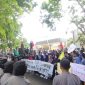 Cipayung Plus Sumenep saat melakukan aksi demontrasi di Mapolres Sumenep (Za - garudajatim.com) 