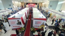 Antusiasme ribuan masyarakat saat datang di acara Job Fair Sumenep (Za - garudajatim.com)