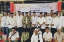 Kepala Bakesbangpol Sumenep, Achmad Dzulkarnain, saat foto bersama dengan seluruh pejabat dalam rangka memperingati Maulid Nabi Muhammad serta pembubaran anggota Baskibra ( Za - garudajatim.com) 