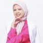 Seorang Psikolog di Poliklinik Jiwa RSUDMA Sumenep, Nidaul Imaniya, saat bertugas (Za - garudajatim.com) 