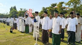 ASN dan non-ASN saat mengikuti upacara di momentum Hari Santri Nasional (Za - garudajatim.com) 