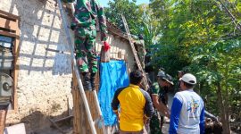 Pemkab Sumenep saat melakukan rehabilitasi rumah terdampak gempa 6.5 (Za - garudajatim.com) 