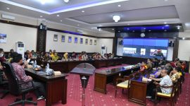 Bupati Sumenep, Achmad Fauzi Wongsojudo, saat menggelar rapat bersama seluruh elemen pemerintah (Za - Seputarjatim.com) 