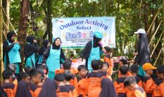 Siswa Kelas 1 SD Integral Luqman Al-Hakim Nikmati Fun Cooking di Pasar Kebbun Saronggi Sumenep