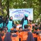 Siswa kelas 1 SD Integral Luqman Al-Hakim Sumenep saat melaksanakan kegiatan Fun Cooking di Pasar Kebun (Za - garudajatim.com) 