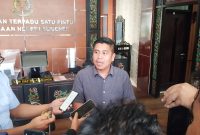 Kasi Intel Kejari Sumenep, Moch. Indra Subrata, saat menyampaikan tentang dugaan kasus korupsi KPU (Za - garudajatim.com)