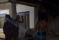 Rumah roboh Dampak gempa 6,0 di Sumenep (Za - garudajatim.com) 