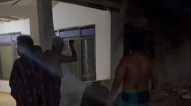 Rumah roboh Dampak gempa 6,0 di Sumenep (Za - garudajatim.com) 