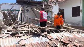 Rumah hancur di Pulau Sepudi Sumedang akibat gempa magnitudo 6,5 (Za - garudajatim.com) 