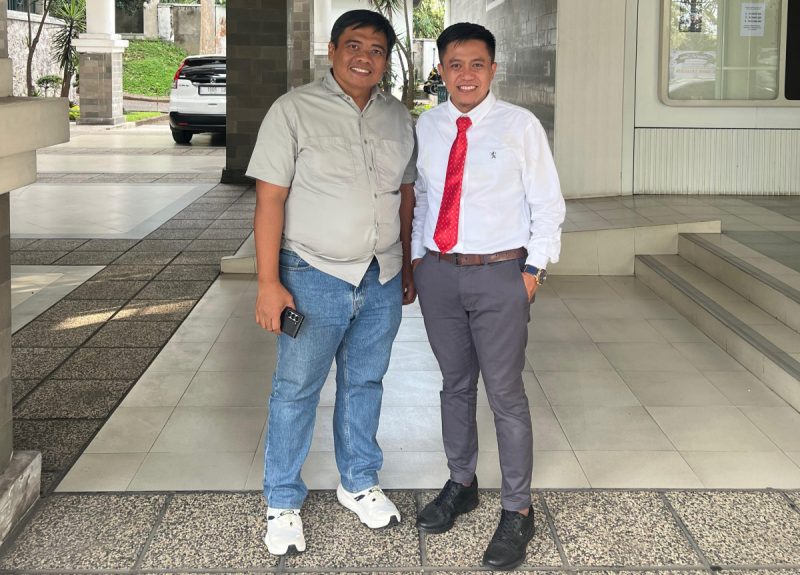 Ketua Dewan Pimpinan Cabang (DPC) Ikatan Sarjana dan Santri Indonesia Tasawuf Thoriqoh (ISSITA), Naghfir, usai melakukan riset penelitian disertasi (Za - garudajatim.com) 