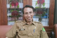Kabid Persampahan DLH Sumenep, Deddy Surya, saat ditemui di kantornya (Za - garudajatim.com)