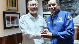 Faisal Muhlis,(Kanan) usai ditetapkan menjadi tongkat kepemimpinan PAN di Kabupaten Sumenep (Za - garudajatim.com)