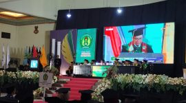 Universitas PGRI Sumenep, Jawa Timur, saat menggelar wisuda perdana program diploma dan sarjana angkatan ke-1 (Za - garudajatim.com)