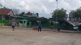 Sekolah ambruk di Sumenep (Za - garudajatim.com)