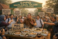 Foto ilustrasi kepala SPPG Matlabul Ulum Jambu Lenteng tuai protes atas penyajian MBG gratis membusuk (Za - garudajatim.com)