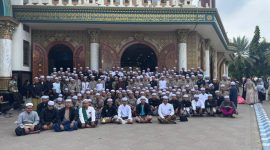 Santri dan Alumni PP Darurrahman Sumenep, saat Ziarah Wali Lima (Za - garudajatim.com)