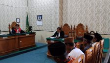 Penasihat hukum terdakwa kasus ODGJ Sumenep, Marlaf Sucipto, saat menyampaikan duplikat atas replik Jaksa Penuntut Umum di sidang lanjutan (Za - garudajatim.com)