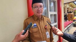 Kepala DPMPTSP Sumenep, Abd. Rahman Riadi,  saat diwawancarai tentang investasi (Istimewa - garudajatim.com)
