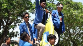 Ketua PMII Cabang Sumenep, Khoirus Soleh, saat orasi (Ris - garudajatim.com)