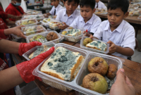 Foto ilustrasi SPPG Jambu, Lenteng, Sumenep, sajikan makanan membusuk dan berjamur kepada murid (Za - garudajatim.com)
