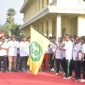 Rektor UPI Sumenep, Asmoni, saat melepas peserta JJS (Za - garudajatim.com)