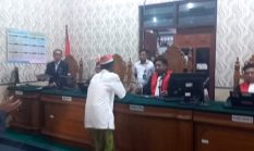 Hakim Tegaskan Bukan Pengeroyokan: Tiga Terdakwa Kasus ODGJ Sapudi Sumenep Bebas Murni, Satu Dihukum 5 Bulan