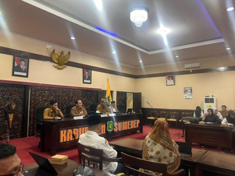Dinsos Sumenep saat menggelar kegiatan Penguatan Tim Gugus Tugas Kabupaten Layak Anak (Za - garudajatim.com)