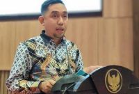 Anggota Komisi I DPRD Sumenep, Khairul Anwar, saat menyampaikan tentang pemangkasan anggaran dana desa hingga 70 persen (istimewa - garudajatim.com)