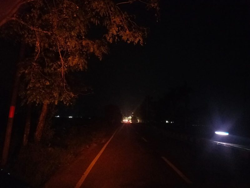 Lampu di jalan raya Slselamat datang Sumenep padam (Za - garudajatim.com)