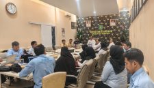 Ikatan Wartawan Online Daerah Sumenep saat aundesi dengan satgas SPPG (Za - garudajatim.com)