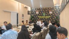 IWO Sumenep saat melakukan audiensi dengan satgas MBG (Za - garudajatim.com)