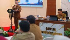 Kepala Bappeda Kabupaten Sumenep, Arif Firmanto, saat menyampaikan tentang arah pembangunan (Za - garudajatim.com)